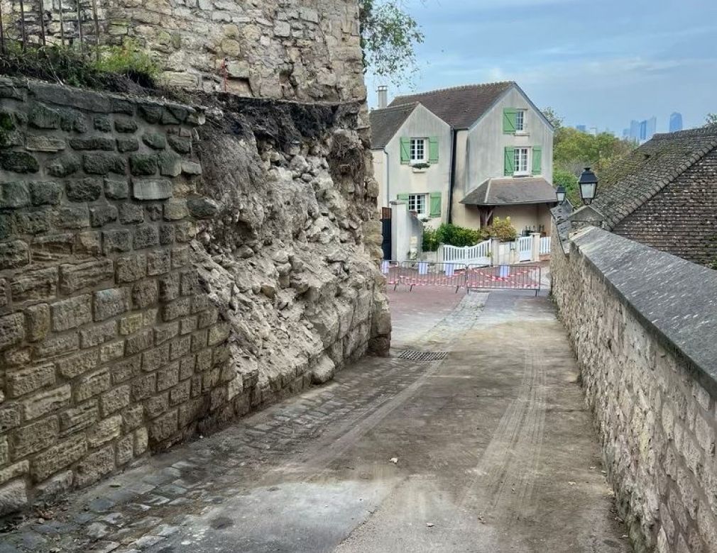 Rue de la Fontaine toujours barrée